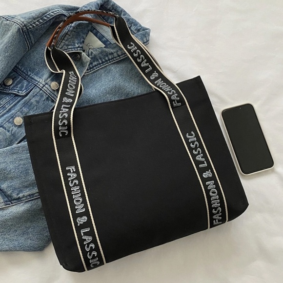 Black and White Letter Print Bag - Picture 4 of 6